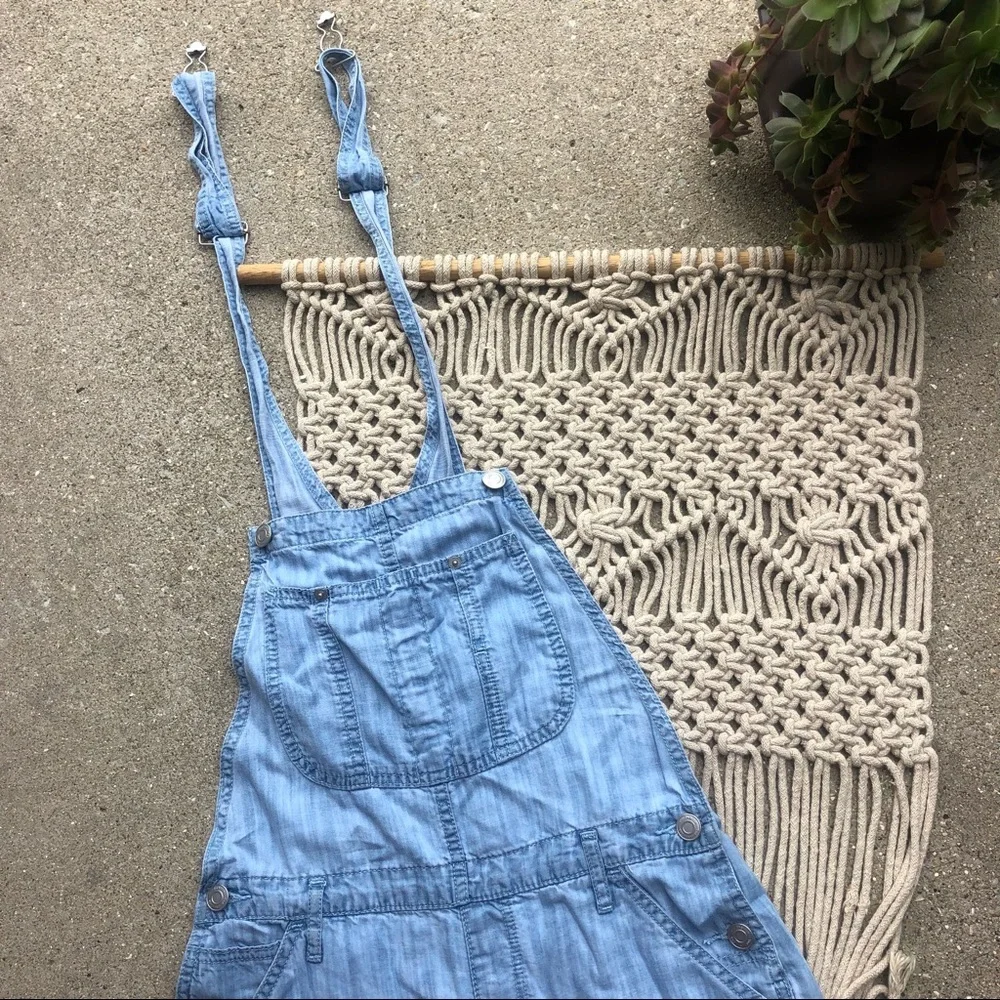 TNA Chambray Shortalls Size Small